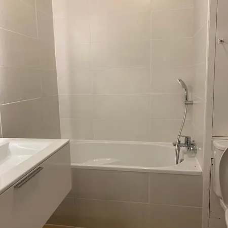 Pied Des Pistes - Carlines